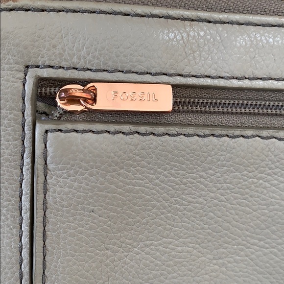 Fossil JORI RFID Tech Wallet Wristlet Taupe - Picture 3 of 12